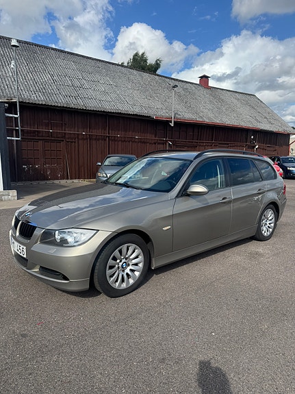 BMW 320d 3 of 6