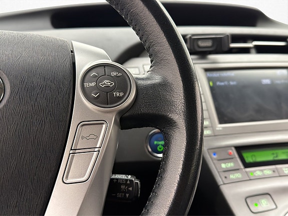 Toyota Prius Plug-in Hybrid 23 of 30