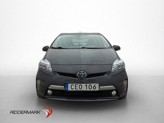 Toyota Prius Plug-in Hybrid 2 of 30