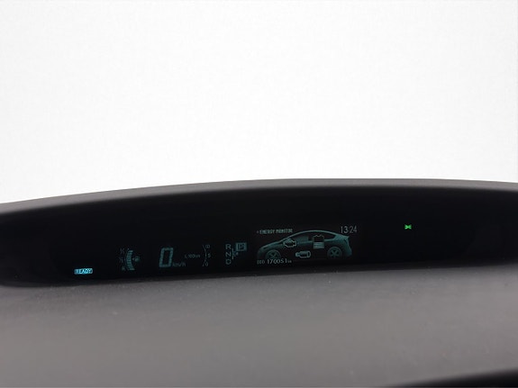 Toyota Prius Plug-in Hybrid 18 of 30