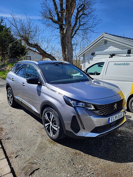 Peugeot 3008 2 of 5