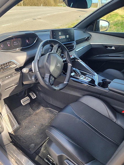 Peugeot 3008 3 of 5
