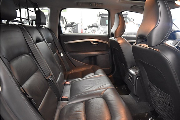 Volvo XC70 14 of 24