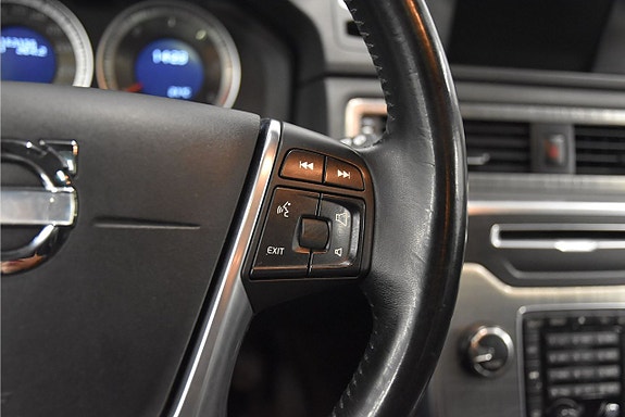 Volvo XC70 11 of 24