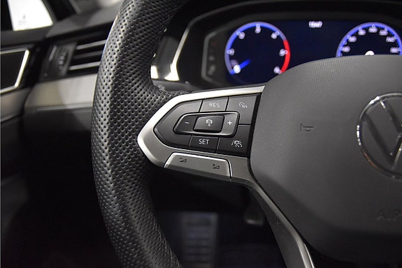 Volkswagen Passat Alltrack 10 of 22