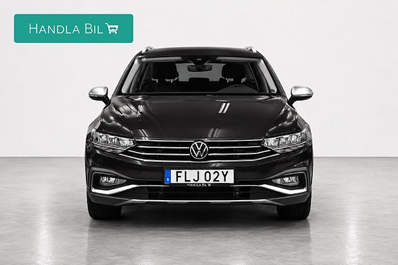 Volkswagen Passat Alltrack 3 of 22