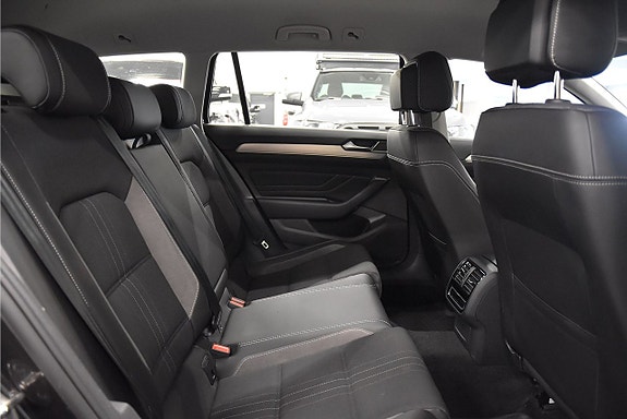 Volkswagen Passat Alltrack 13 of 22