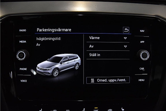 Volkswagen Passat Alltrack 16 of 22