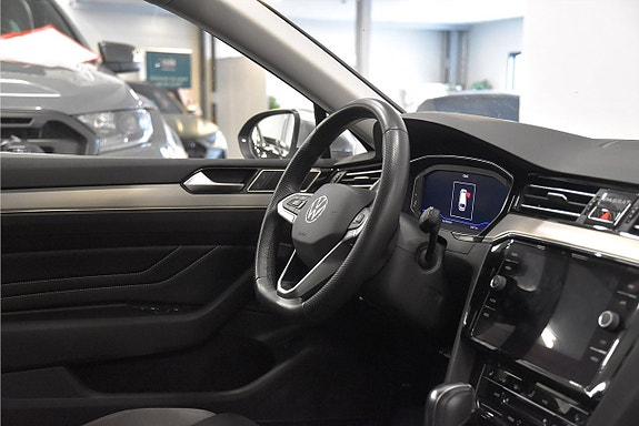 Volkswagen Passat Alltrack 9 of 22