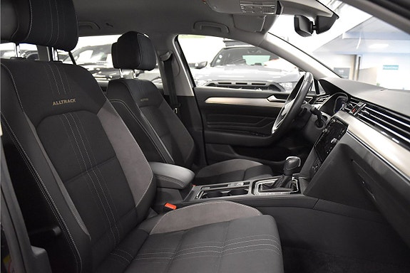 Volkswagen Passat Alltrack 12 of 22
