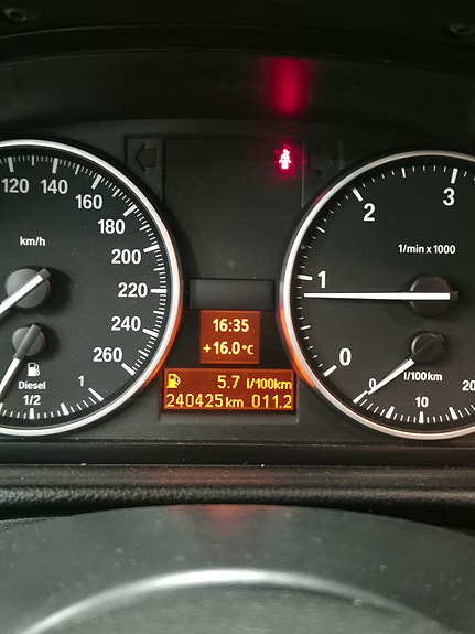 BMW 318d 5 of 5
