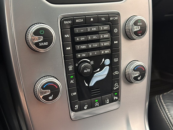 Volvo XC70 29 of 30