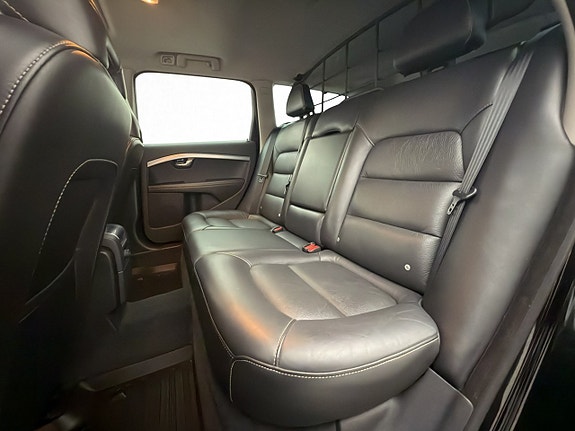 Volvo XC70 17 of 30