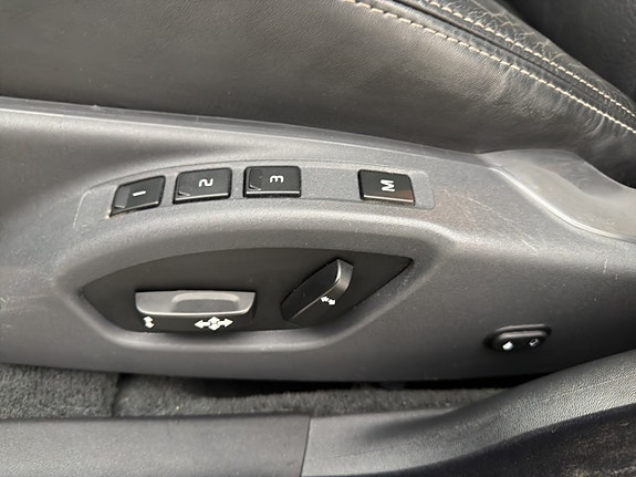 Volvo XC70 26 of 30