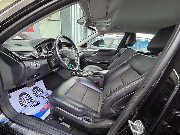 Mercedes-Benz E220 13 of 14