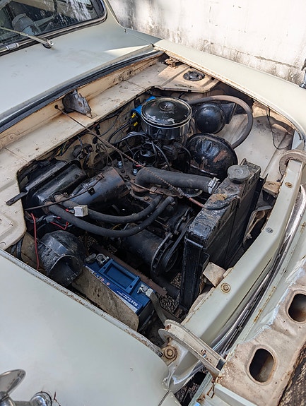 Ford Anglia 3 of 6