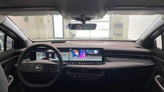 Nissan Leaf 8 of 15
