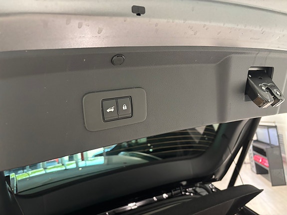 Nissan Leaf 15 of 15