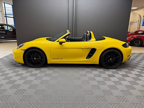 Porsche 718 Boxster 3 of 14