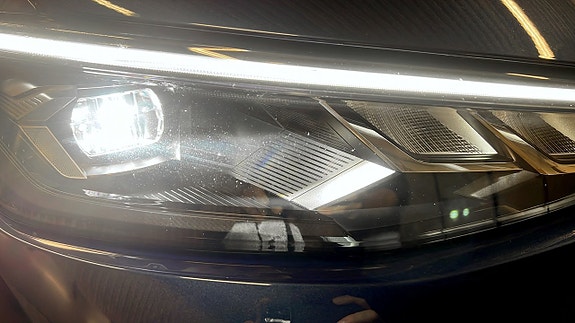 Volkswagen Passat 14 of 24