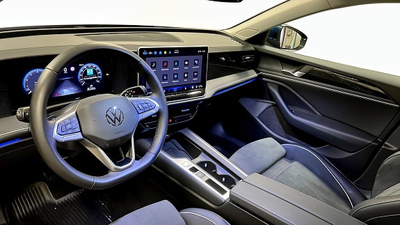 Volkswagen Passat 7 of 24