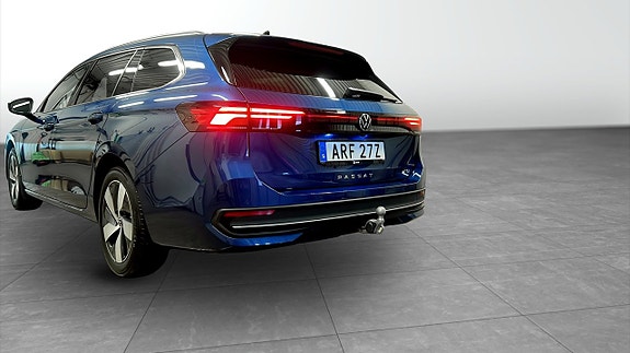 Volkswagen Passat 13 of 24
