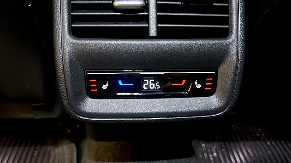 Volkswagen Passat 23 of 24