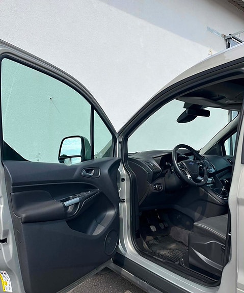 Ford Connect Tourneo 4 of 24