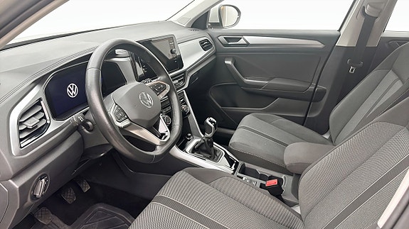 Volkswagen T-Roc 7 of 12