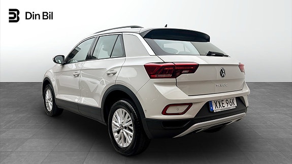 Volkswagen T-Roc 3 of 12