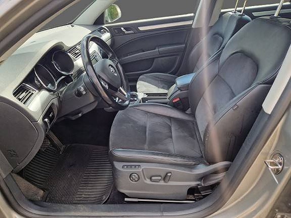 Skoda Superb 11 of 12