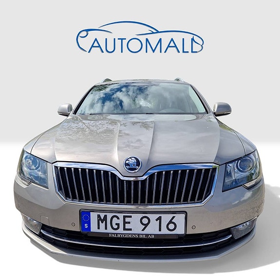 Skoda Superb 2 of 12