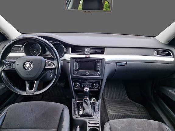 Skoda Superb 9 of 12