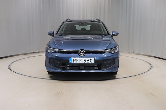 Volkswagen Golf VIII 2 of 10