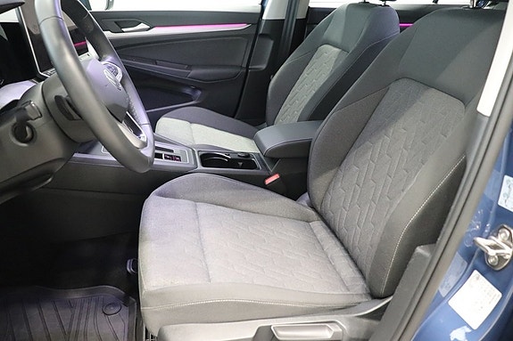 Volkswagen Golf VIII 7 of 10