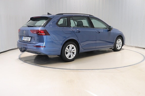 Volkswagen Golf VIII 4 of 10