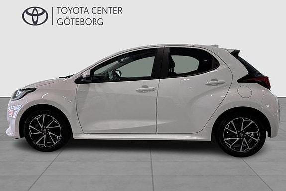 Toyota Yaris 5 of 12