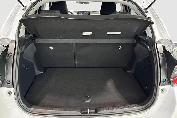 Toyota Yaris 12 of 12