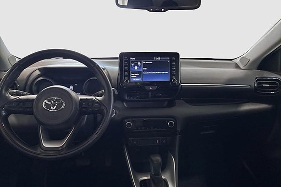 Toyota Yaris 10 of 12