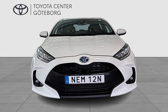 Toyota Yaris 7 of 12