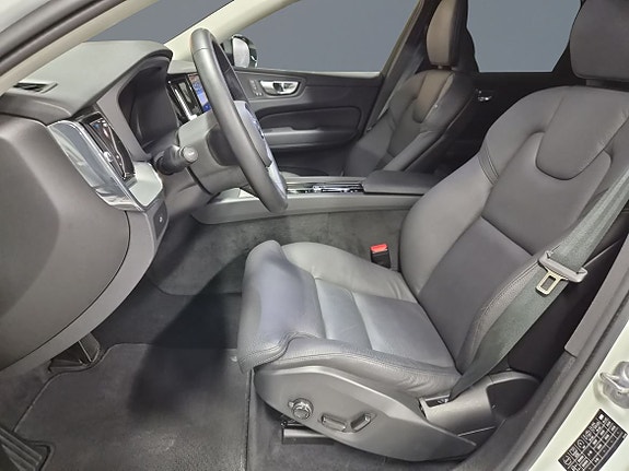 Volvo XC60 6 of 12