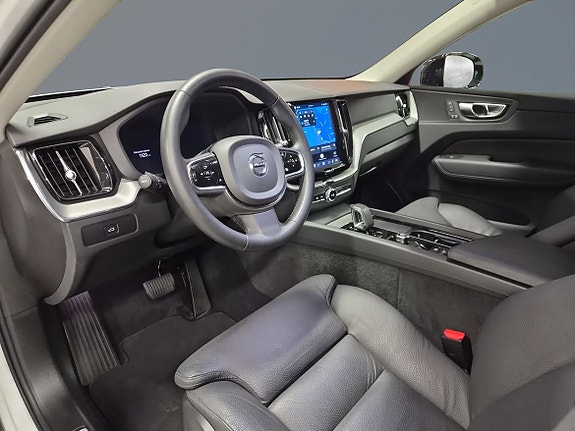 Volvo XC60 5 of 12