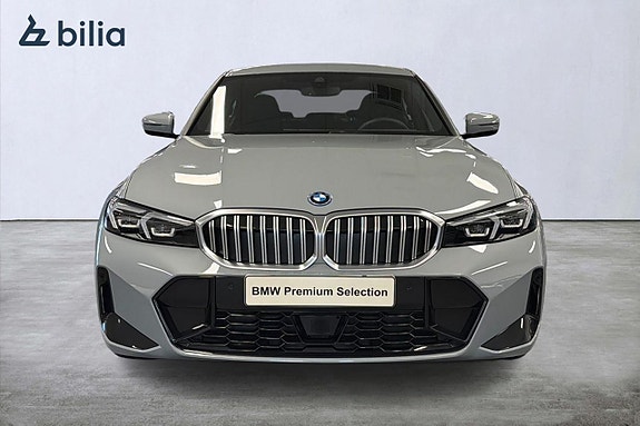 BMW 330e 5 of 18