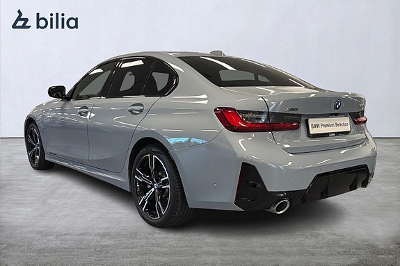 BMW 330e 2 of 18