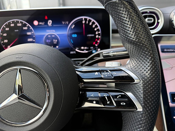 Mercedes-Benz C300 25 of 28