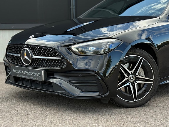 Mercedes-Benz C300 3 of 28
