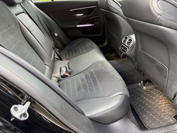 Mercedes-Benz C300 20 of 28
