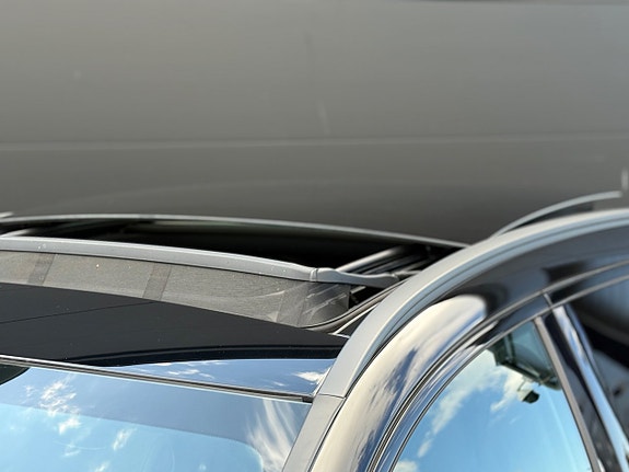 Mercedes-Benz C300 4 of 28