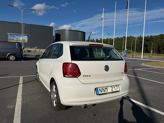 Volkswagen Polo 2 of 19
