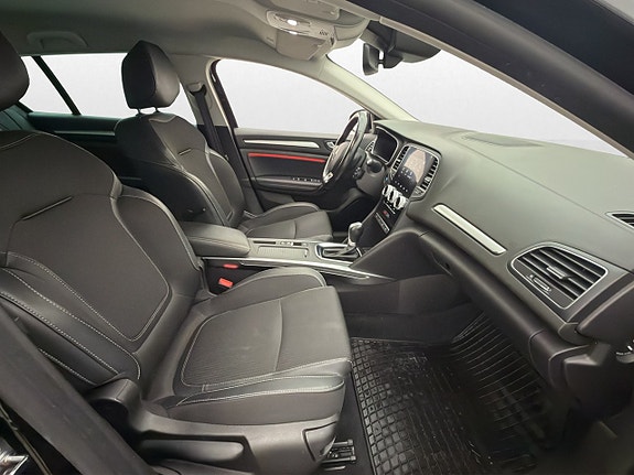 Renault Megane E-Tech 12 of 30